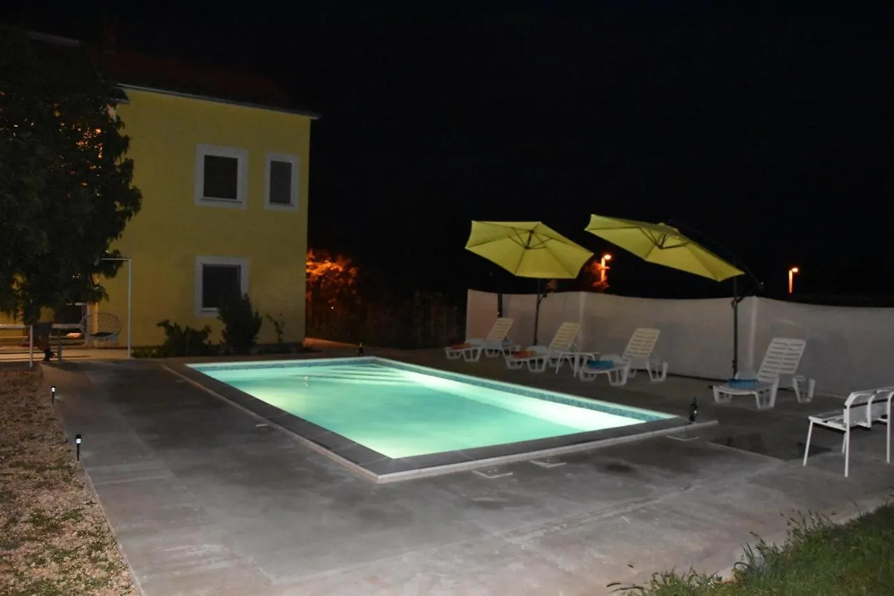 Villa Kutija Sveti Filip i Jakov Apartmán
