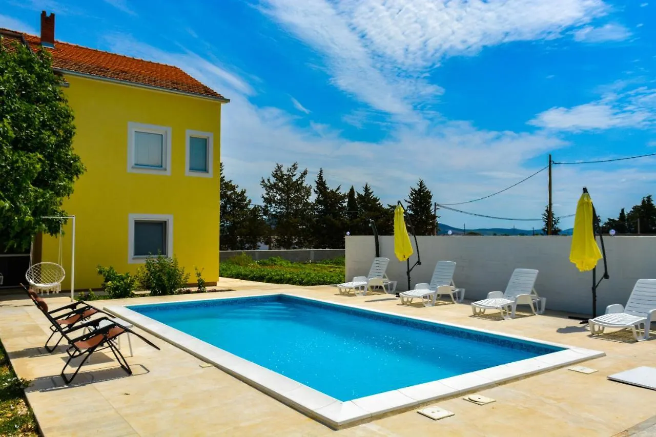 Villa Kutija Sveti Filip i Jakov